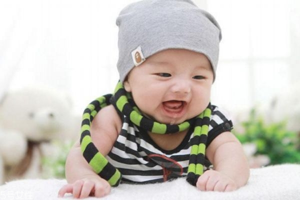 嬰兒的臉能捏嗎 捏嬰兒臉的害處 嬰兒的臉能捏嗎 捏嬰兒臉的害處