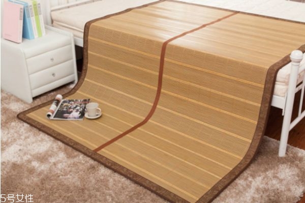 用酒精擦洗涼席可以嗎 涼席用這個(gè)擦殺菌 用酒精擦洗涼席可以嗎 涼席用這個(gè)擦殺菌