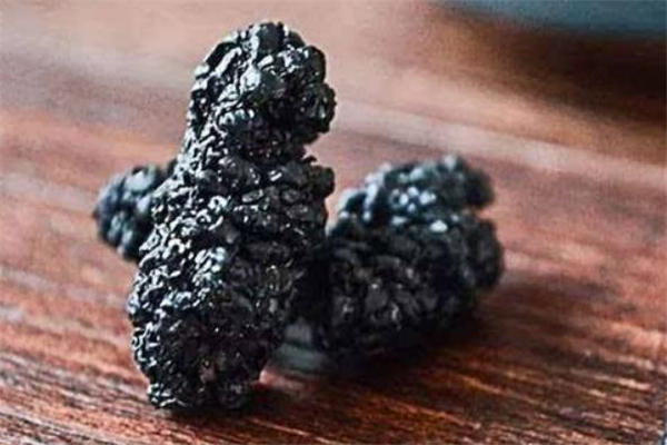 桑葚干泡水什么時(shí)候喝比較好 桑葚干泡水最佳飲用時(shí)間 桑葚干泡水什么時(shí)候喝比較好 桑葚干泡水最佳飲用時(shí)間