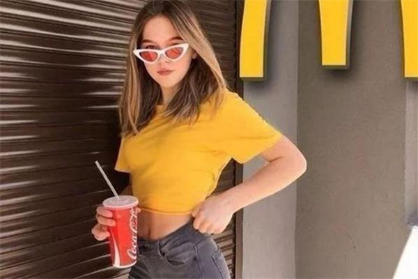 2019年夏天流行什么顏色t恤 時(shí)髦亮色穿搭 2019年夏天流行什么顏色t恤 時(shí)髦亮色穿搭