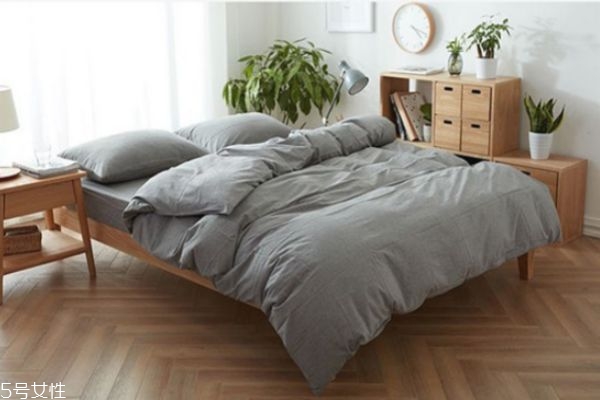 被子可以干洗嗎 干洗被子一般多少錢(qián) 被子可以干洗嗎 干洗被子一般多少錢(qián)