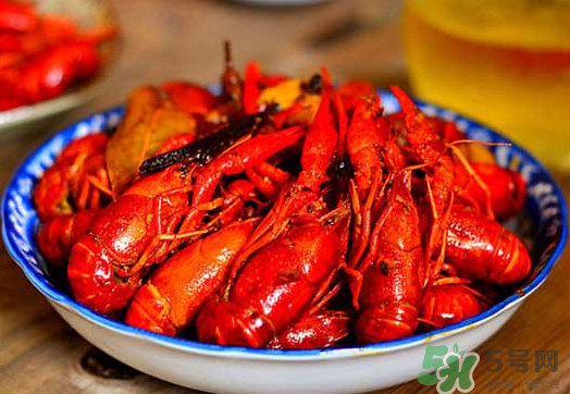 麻辣小龍蝦和什么不能一起吃？麻辣小龍蝦不適合哪些人