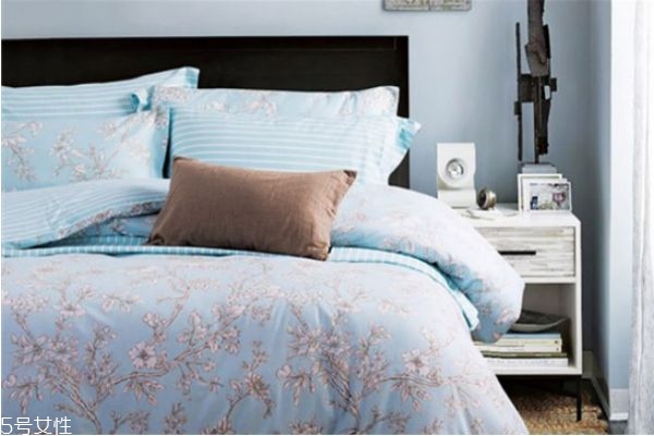 被子可以干洗嗎 干洗被子一般多少錢(qián) 被子可以干洗嗎 干洗被子一般多少錢(qián)