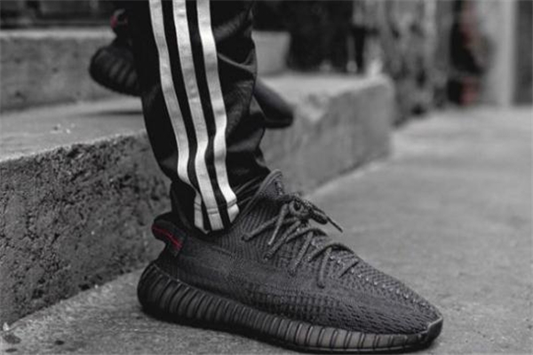 yeezy350黑天使真假對比 椰子黑天使怎么看真假 yeezy350黑天使真假對比 椰子黑天使怎么看真假
