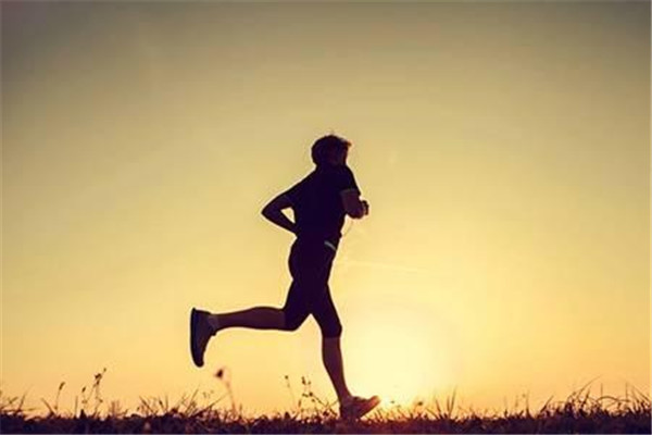夏天夜跑最佳時間是什么時候 夏天適合夜跑嗎 夏天夜跑最佳時間是什么時候 夏天適合夜跑嗎