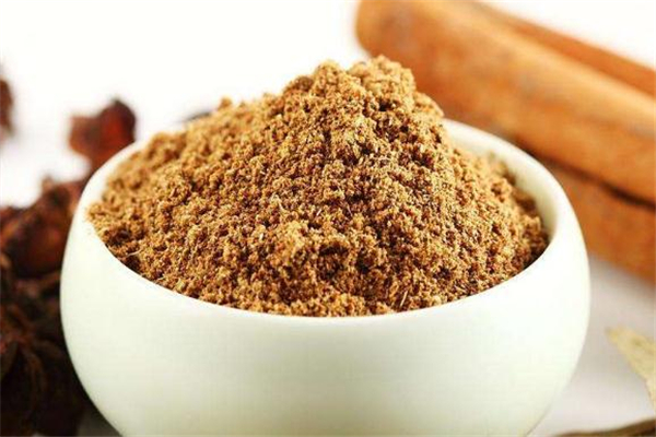 五香粉和十三香的區(qū)別 五香粉和十三香一樣嗎 五香粉和十三香的區(qū)別 五香粉和十三香一樣嗎