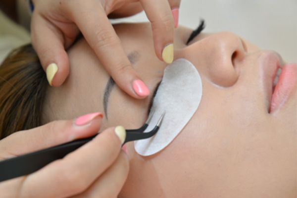 嫁接睫毛脫落怎么辦 正確護(hù)理保持更長時間