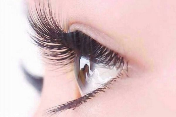 種睫毛眼睛會腫嗎 種睫毛眼睛腫了小竅門 種睫毛眼睛會腫嗎 種睫毛眼睛腫了小竅門