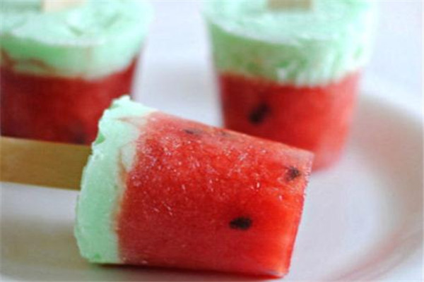 西瓜籽能吃嗎 西瓜籽的功效與作用是什么 西瓜籽能吃嗎 西瓜籽的功效與作用是什么