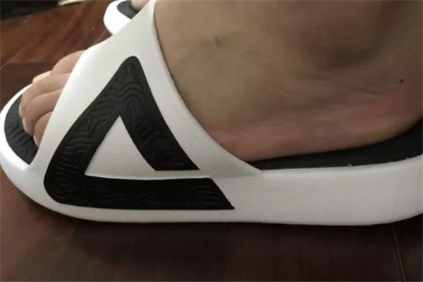 匹克態(tài)極拖鞋測(cè)評(píng) 態(tài)極拖鞋怎么樣 匹克態(tài)極拖鞋測(cè)評(píng) 態(tài)極拖鞋怎么樣