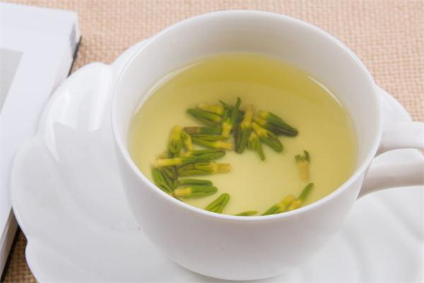 蓮子心泡水可以天天喝嗎 經(jīng)常喝蓮子心泡水好嗎 蓮子心泡水可以天天喝嗎 經(jīng)常喝蓮子心泡水好嗎