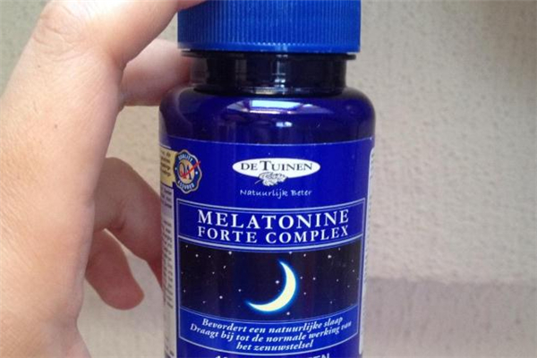 吃褪黑素能喝酒嗎 褪黑素喝酒后能吃嗎 吃褪黑素能喝酒嗎 褪黑素喝酒后能吃嗎