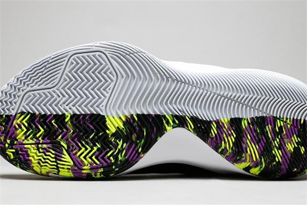 保羅12代測評 保羅cp12實戰(zhàn)怎么樣 保羅12代測評 保羅cp12實戰(zhàn)怎么樣