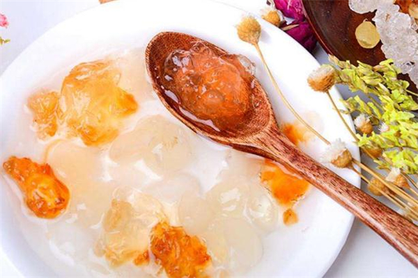 桃膠和雪燕哪個好 桃膠和雪燕的區(qū)別 桃膠和雪燕哪個好 桃膠和雪燕的區(qū)別