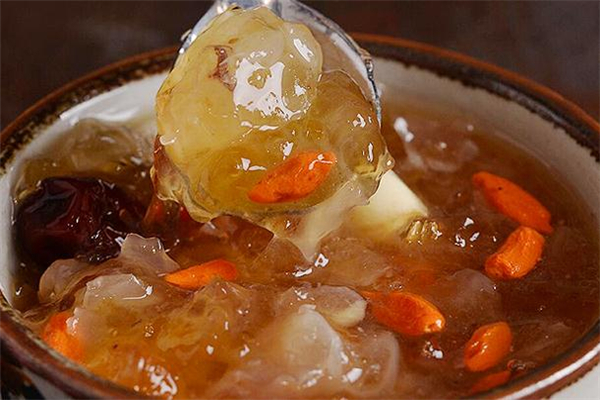 桃膠適合夏天吃嗎 桃膠夏天吃還是冬天吃好 桃膠適合夏天吃嗎 桃膠夏天吃還是冬天吃好