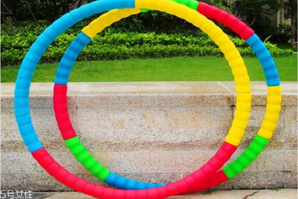 呼啦圈重的好還是輕的好 為什么轉(zhuǎn)呼啦圈會(huì)掉 呼啦圈重的好還是輕的好 為什么轉(zhuǎn)呼啦圈會(huì)掉