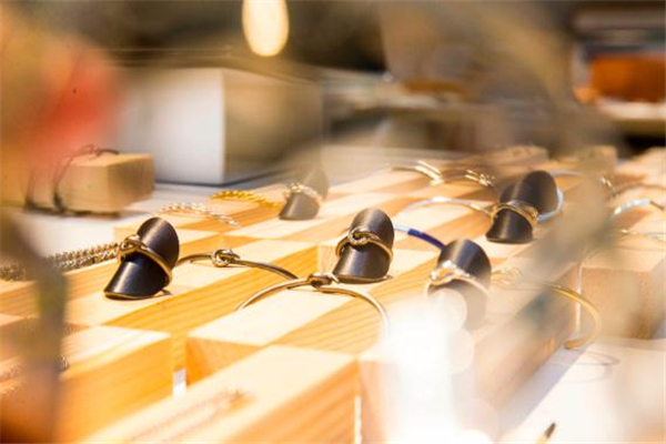 ivxlcdm是什么牌子 日本爆紅配飾品牌 ivxlcdm是什么牌子 日本爆紅配飾品牌