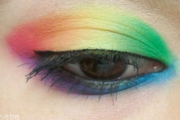 腫眼泡手術適合哪些人 腫眼泡手術注意事項 腫眼泡手術適合哪些人 腫眼泡手術注意事項