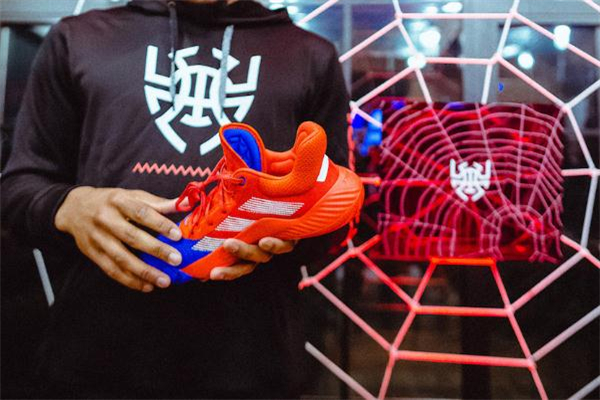 阿迪達(dá)斯don issue 1價(jià)格 米切爾一代多少錢(qián) 阿迪達(dá)斯don issue 1價(jià)格 米切爾一代多少錢(qián)