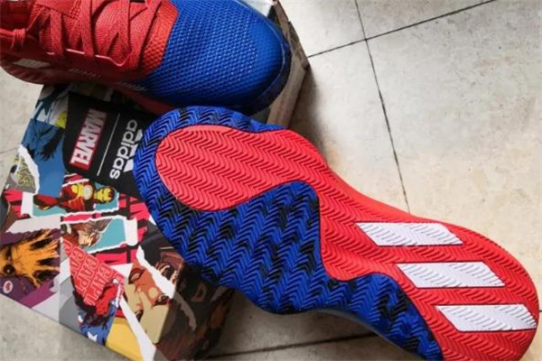 阿迪達(dá)斯米切爾一代開(kāi)箱測(cè)評(píng) 米切爾蜘蛛俠配色實(shí)物 阿迪達(dá)斯米切爾一代開(kāi)箱測(cè)評(píng) 米切爾蜘蛛俠配色實(shí)物