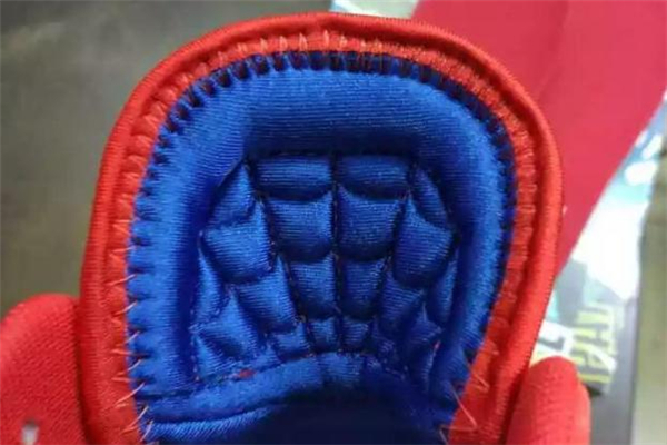 阿迪達(dá)斯米切爾一代開(kāi)箱測(cè)評(píng) 米切爾蜘蛛俠配色實(shí)物 阿迪達(dá)斯米切爾一代開(kāi)箱測(cè)評(píng) 米切爾蜘蛛俠配色實(shí)物