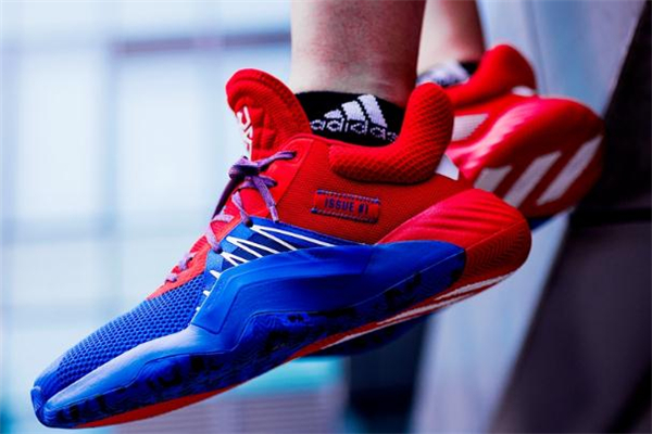 阿迪達(dá)斯米切爾一代實(shí)戰(zhàn)測評 米切爾一代腳感怎么樣 阿迪達(dá)斯米切爾一代實(shí)戰(zhàn)測評 米切爾一代腳感怎么樣