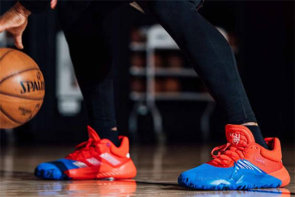 阿迪達(dá)斯米切爾一代實(shí)戰(zhàn)測評 米切爾一代腳感怎么樣 阿迪達(dá)斯米切爾一代實(shí)戰(zhàn)測評 米切爾一代腳感怎么樣