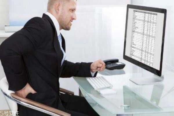 久坐后如何放松肌肉 久坐放松全身的運(yùn)動 久坐后如何放松肌肉 久坐放松全身的運(yùn)動