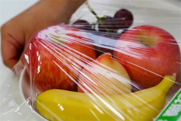 用過的保鮮膜屬于什么垃圾 保鮮膜放入什么垃圾箱 用過的保鮮膜屬于什么垃圾 保鮮膜放入什么垃圾箱