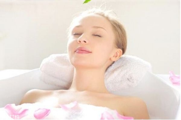 身體乳和沐浴露有什么不同 身體乳和沐浴露區(qū)別 身體乳和沐浴露有什么不同 身體乳和沐浴露區(qū)別