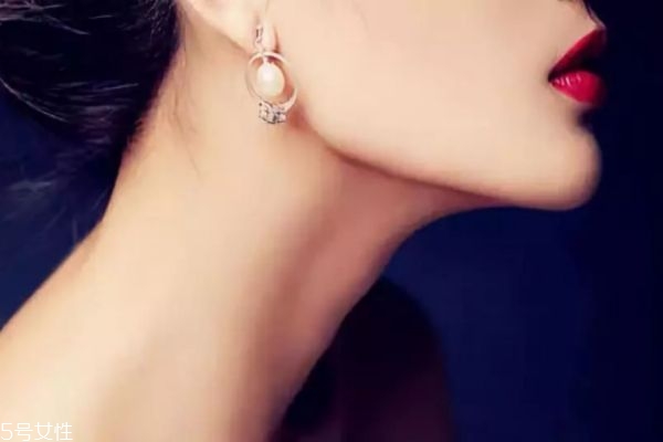 頸紋有辦法消除嗎 消除頸紋的辦法 頸紋有辦法消除嗎 消除頸紋的辦法