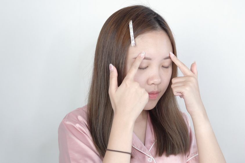 如何快速消除眼部浮腫 按壓6大穴位 如何快速消除眼部浮腫 按壓6大穴位