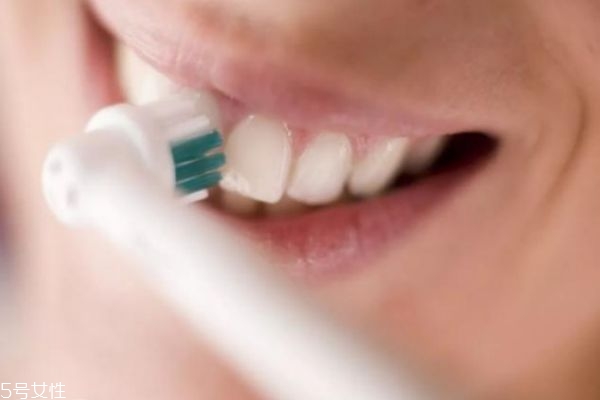 電動牙刷值得買嗎 電動牙刷和傳統(tǒng)牙刷到底選哪個 電動牙刷值得買嗎 電動牙刷和傳統(tǒng)牙刷到底選哪個