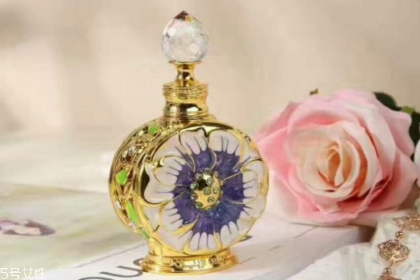 迪拜的香精怎么使用 迪拜香精使用方法 迪拜的香精怎么使用 迪拜香精使用方法