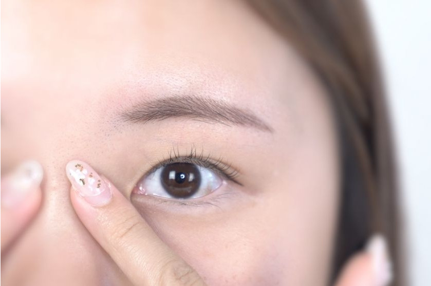 如何快速消除眼部浮腫 按壓6大穴位 如何快速消除眼部浮腫 按壓6大穴位