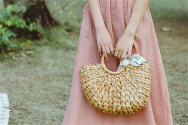 2019流行什么樣的藤編包 ins夏季最火包款 2019流行什么樣的藤編包 ins夏季最火包款