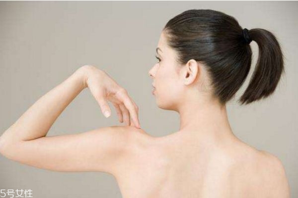 背厚是因為經(jīng)絡(luò)不通嗎 背厚是哪條經(jīng)絡(luò)堵塞 背厚是因為經(jīng)絡(luò)不通嗎 背厚是哪條經(jīng)絡(luò)堵塞