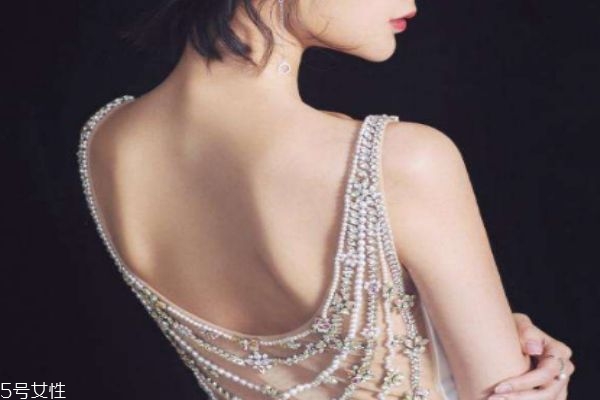 背厚是因為經(jīng)絡(luò)不通嗎 背厚是哪條經(jīng)絡(luò)堵塞 背厚是因為經(jīng)絡(luò)不通嗎 背厚是哪條經(jīng)絡(luò)堵塞