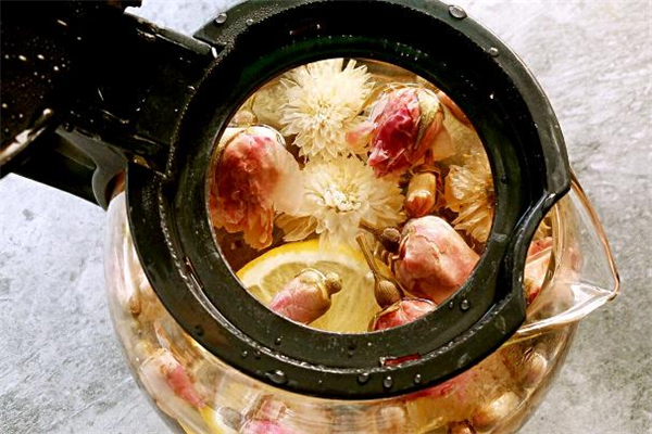 玫瑰檸檬茶什么時(shí)候喝最好 玫瑰檸檬茶適合夏天喝嗎 玫瑰檸檬茶什么時(shí)候喝最好 玫瑰檸檬茶適合夏天喝嗎