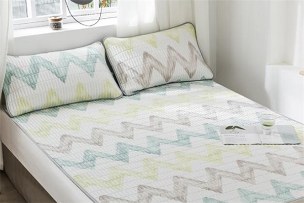 乳膠涼席可以用洗衣液洗嗎 乳膠涼席用什么洗衣液好 乳膠涼席可以用洗衣液洗嗎 乳膠涼席用什么洗衣液好