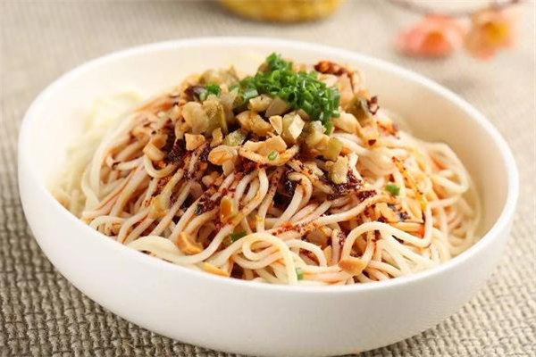 涼面和米飯哪個熱量高 涼面和米飯哪個容易胖 涼面和米飯哪個熱量高 涼面和米飯哪個容易胖