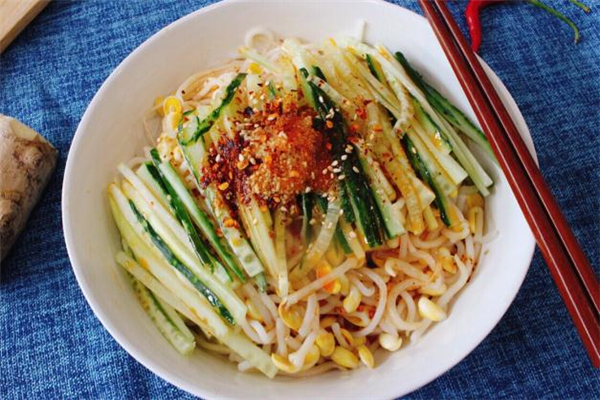 涼面可以用熱干面做嗎 熱干面跟涼面的面有什么區(qū)別 涼面可以用熱干面做嗎 熱干面跟涼面的面有什么區(qū)別