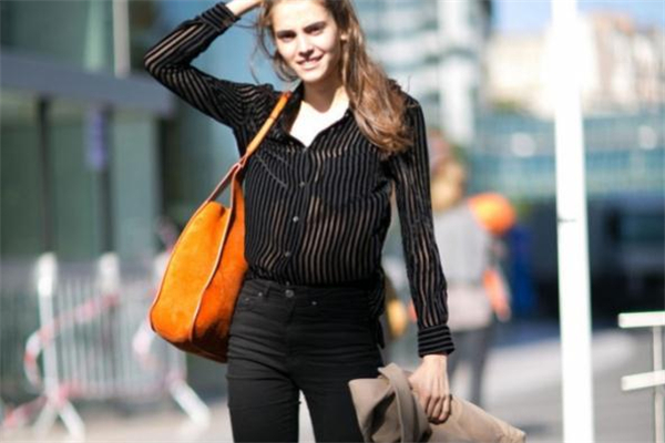 黑色襯衫配什么褲子好看 干練女性魅力 黑色襯衫配什么褲子好看 干練女性魅力