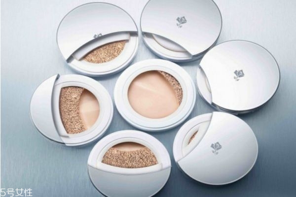 涂氣墊bb之前要涂什么 氣墊bb霜怎么用才正確 涂氣墊bb之前要涂什么 氣墊bb霜怎么用才正確