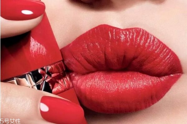 迪奧黑管紅管哪個(gè)好 紅管999和黑管999區(qū)別 迪奧黑管紅管哪個(gè)好 紅管999和黑管999區(qū)別