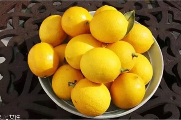 檸檬水怎么做 長期喝檸檬水有什么好處和壞處 檸檬水怎么做 長期喝檸檬水有什么好處和壞處