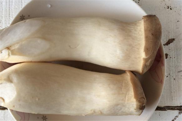 杏鮑菇焯水多長時間 杏鮑菇焯水幾分鐘 杏鮑菇焯水多長時間 杏鮑菇焯水幾分鐘