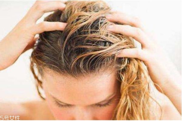 淘米水洗頭發(fā)好嗎 淘米水洗頭發(fā)的正確方法 淘米水洗頭發(fā)好嗎 淘米水洗頭發(fā)的正確方法