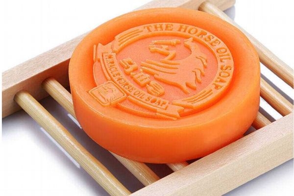 馬油皂對(duì)螨蟲有用嗎 馬油皂的功效與作用 馬油皂對(duì)螨蟲有用嗎 馬油皂的功效與作用