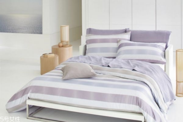 夏天床單多久洗一次 夏天長時(shí)間不洗床單的危害 夏天床單多久洗一次 夏天長時(shí)間不洗床單的危害
